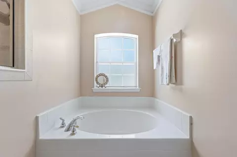Bath - 212 Whisper Ridge Dr, Saint Augustine, FL 32092 photo 4 of 9
