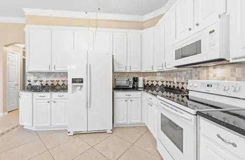 Kitchen - 212 Whisper Ridge Dr, Saint Augustine, FL 32092 photo 5 of 7