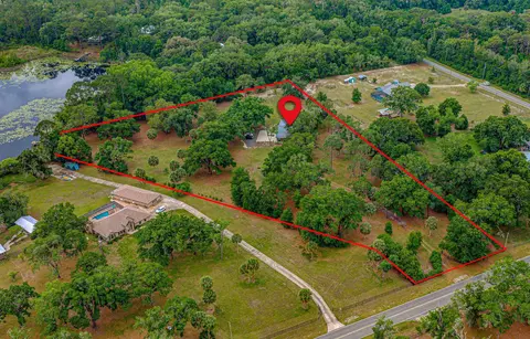 216 Lake Como Dr, Pomona Park, FL 32181