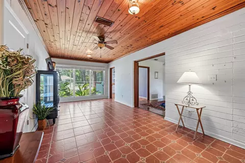Entry Way - 49 Sylvan Dr, Saint Augustine, FL 32084 photo 9 of 12