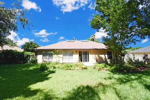 Exterior - 249 Cacique Dr, Saint Augustine, FL 32086 photo 6 of 9