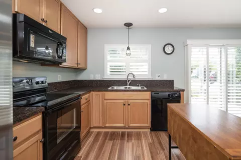 Kitchen - 15 Islander Cir, Saint Augustine, FL 32080 photo 3 of 3