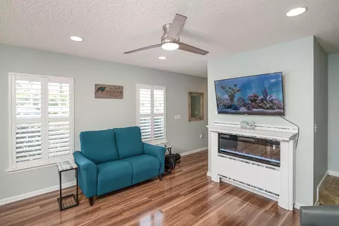 Living - 15 Islander Cir, Saint Augustine, FL 32080 photo 2 of 3