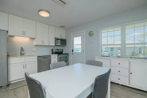Dining - 1 Amberjack Ln, Saint Augustine Beach, FL 32080 photo 1 of 2
