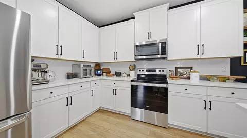 Kitchen - 80 Falcon Ridge Rd, Saint Augustine, FL 32084 photo 8 of 9