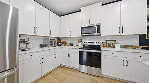 Kitchen - 80 Falcon Ridge Rd, Saint Augustine, FL 32084 photo 8 of 9