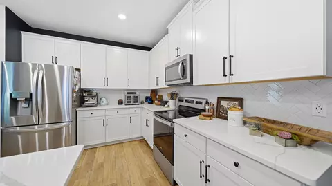 Kitchen - 80 Falcon Ridge Rd, Saint Augustine, FL 32084 photo 6 of 9