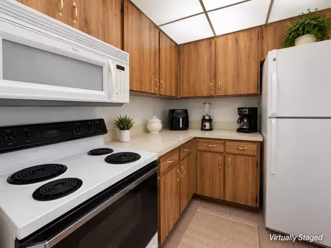 Kitchen - 20 Cristina Ct, Saint Augustine, FL 32086 photo 2 of 2