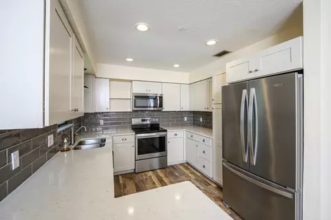 Kitchen - 107 Jupiter Rd, Saint Augustine, FL 32086 photo 5 of 8