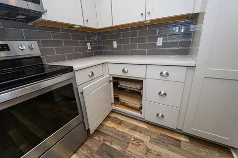 Kitchen - 107 Jupiter Rd, Saint Augustine, FL 32086 photo 2 of 8