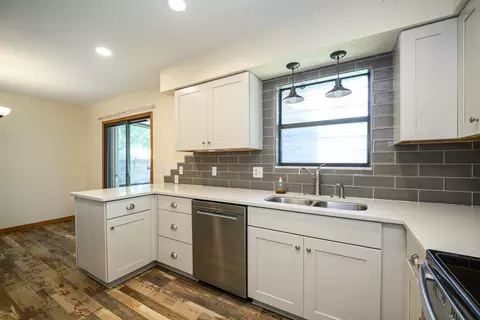 Kitchen - 107 Jupiter Rd, Saint Augustine, FL 32086 photo 7 of 8