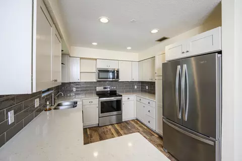 Kitchen - 107 Jupiter Rd, Saint Augustine, FL 32086 photo 5 of 8