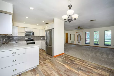 Kitchen - 107 Jupiter Rd, Saint Augustine, FL 32086 photo 6 of 8
