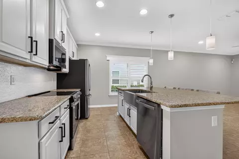Kitchen - 285 Palazzo Cir, Saint Augustine, FL 32092 photo 2 of 5