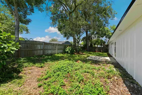 Exterior - 620 Queen Rd, Saint Augustine, FL 32086 photo 5 of 7