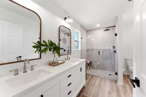 Bath - 620 Queen Rd, Saint Augustine, FL 32086 photo 1 of 5