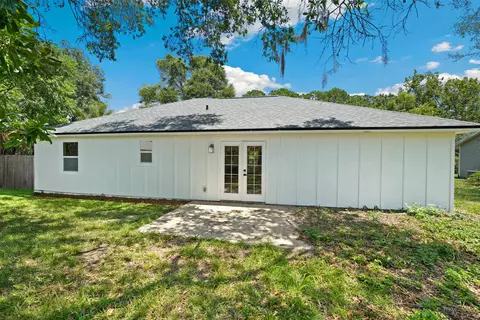 Exterior - 620 Queen Rd, Saint Augustine, FL 32086 photo 3 of 7