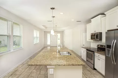 Entry Way - 132 Monroe Ave, Saint Augustine, FL 32086 photo 2 of 5