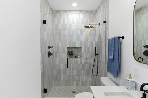 Bath - 308 Arricola Ave, Saint Augustine, FL 32080 photo 3 of 6