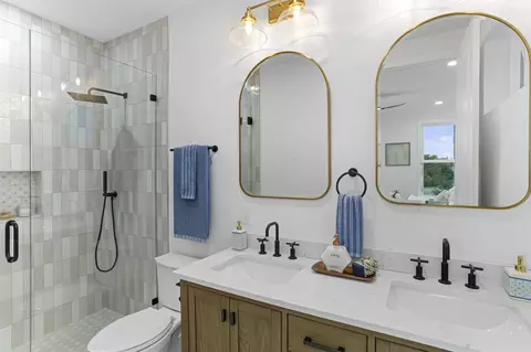 Bath - 308 Arricola Ave, Saint Augustine, FL 32080 photo 2 of 6