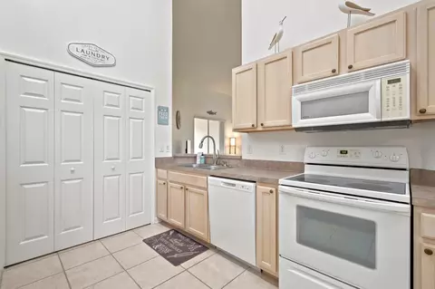 Kitchen - 1509 Carnoustie Ct, Saint Augustine, FL 32086 photo 2 of 3