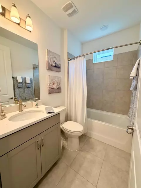 Bath - 38 Amberwood Dr, Saint Augustine, FL 32092 photo 3 of 4