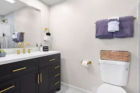 Bath - 9 Sylvan Dr, Saint Augustine, FL 32084 photo 2 of 3