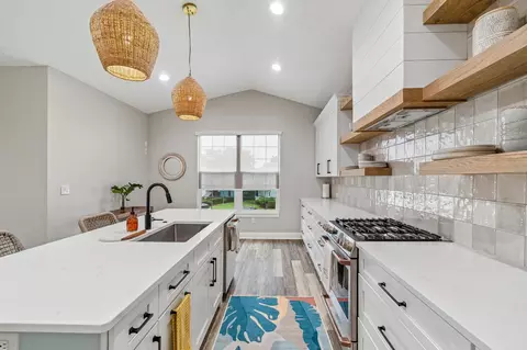 Kitchen - 123 Sunset Cir S, Saint Augustine, FL 32080 photo 7 of 10