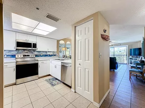 Kitchen - 4250 A1a S UNIT I-21, Saint Augustine, FL 32080 photo 1 of 4