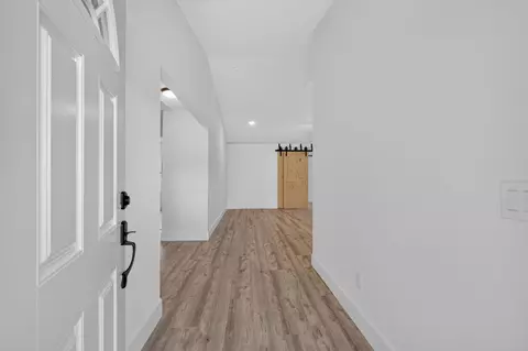 Entry Way - 250 Segovia Rd, Saint Augustine, FL 32086 photo 2 of 4