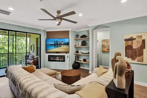 Living - 220 Paseo Terraza #401, Saint Augustine, FL 32095 photo 2 of 6