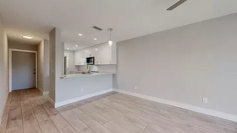 Living - 650 W Pope Rd UNIT 244, Saint Augustine, FL 32080 photo 6 of 6