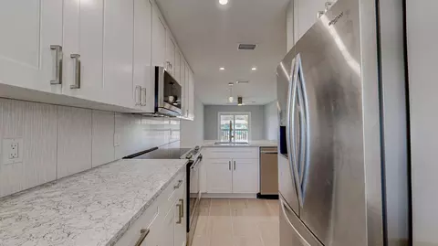 Kitchen - 650 W Pope Rd UNIT 244, Saint Augustine, FL 32080 photo 4 of 5