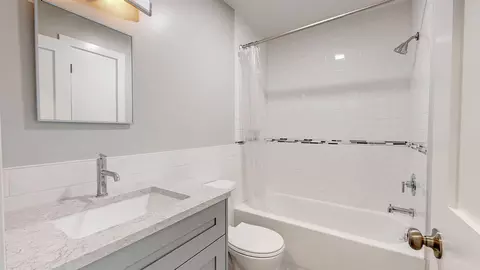 Bath - 650 W Pope Rd UNIT 244, Saint Augustine, FL 32080 photo 3 of 4
