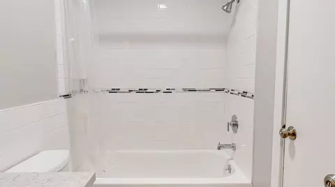 Bath - 650 W Pope Rd UNIT 244, Saint Augustine, FL 32080 photo 4 of 4