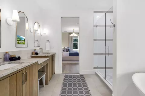 Bath - 6435 Broward St, Saint Augustine, FL 32080 photo 3 of 6