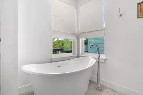 Bath - 6435 Broward St, Saint Augustine, FL 32080 photo 4 of 6