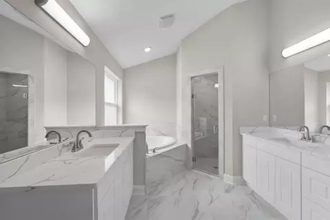 Bath - 105 Fonseca Dr, Saint Augustine, FL 32086 photo 2 of 4