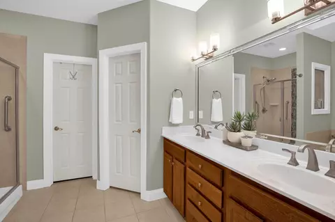 Bath - 176 N Sunset Cir, Saint Augustine, FL 32080 photo 2 of 5