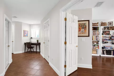 Entry Way - 176 N Sunset Cir, Saint Augustine, FL 32080 photo 4 of 6