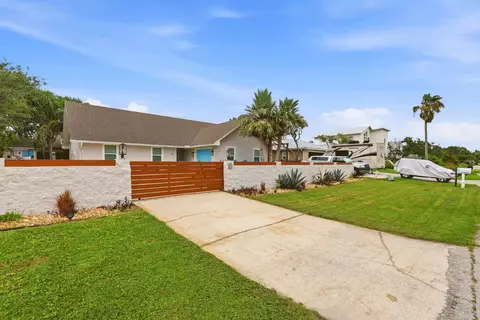 Exterior - 80 Aloha Cir, Saint Augustine, FL 32080 photo 7 of 13