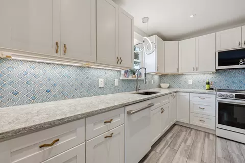 Kitchen - 80 Aloha Cir, Saint Augustine, FL 32080 photo 4 of 5