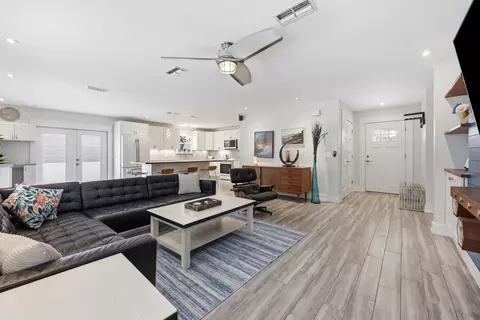 Living - 80 Aloha Cir, Saint Augustine, FL 32080 photo 5 of 6