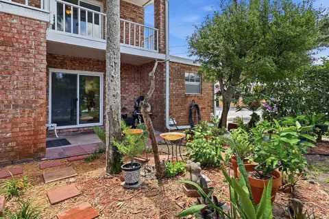 Exterior - 22 Comares Ave #1A, Saint Augustine, FL 32080 photo 6 of 11