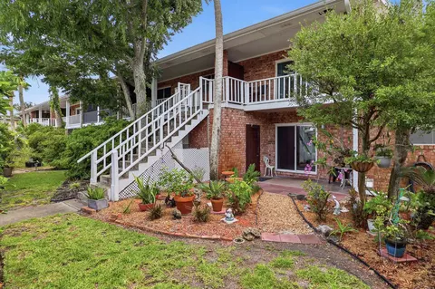 Exterior - 22 Comares Ave #1A, Saint Augustine, FL 32080 photo 5 of 11