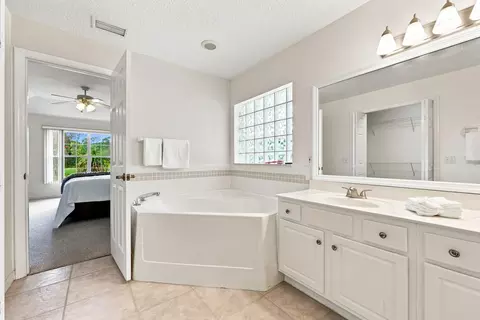 Bath - 335 Graciela Cir, Saint Augustine, FL 32086 photo 2 of 5