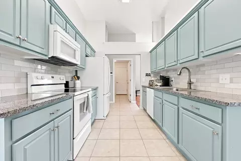 Kitchen - 335 Graciela Cir, Saint Augustine, FL 32086 photo 2 of 4