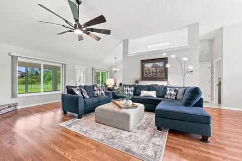 Living - 335 Graciela Cir, Saint Augustine, FL 32086 photo 2 of 4