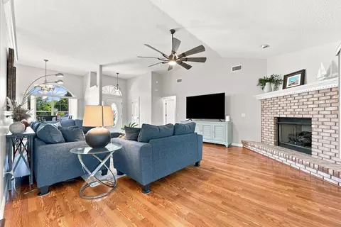 Living - 335 Graciela Cir, Saint Augustine, FL 32086 photo 3 of 4