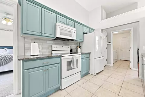 Kitchen - 335 Graciela Cir, Saint Augustine, FL 32086 photo 3 of 4
